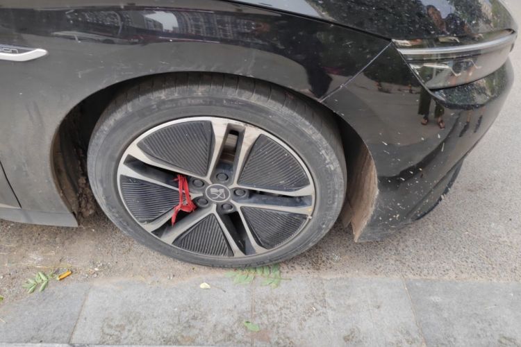 BYD Han 2023 car image #9