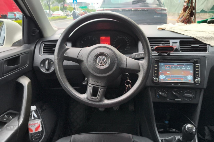 Volkswagen Santana 2016 car image #12