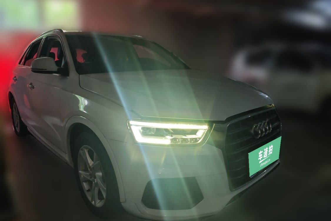 Audi Q3 2018 car image #2