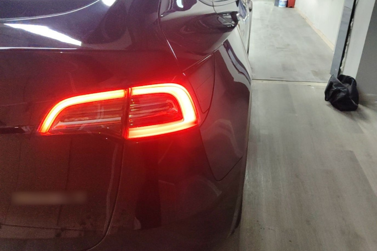 Tesla Model Y 2022 car image #8