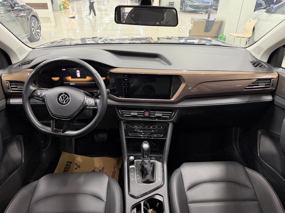Volkswagen Tharu 2022 car image #9