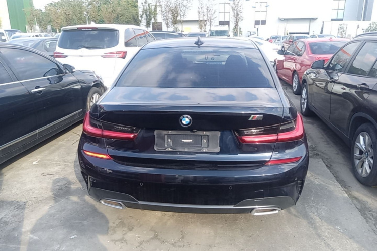 BMW 3 Series 2021 #6 BMW 3 Series 2021 صورة سيارة #6