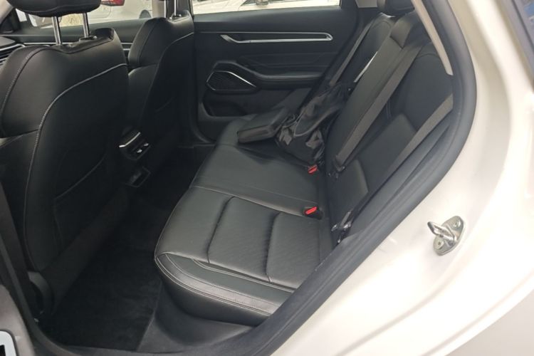 GEELY Emgrand 2021 #17 GEELY Emgrand 2021 car image #17