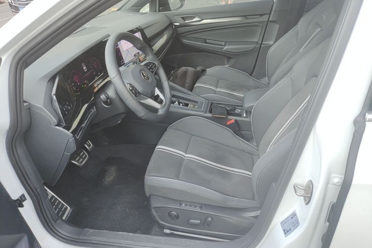 Volkswagen Golf 2024 car image #15