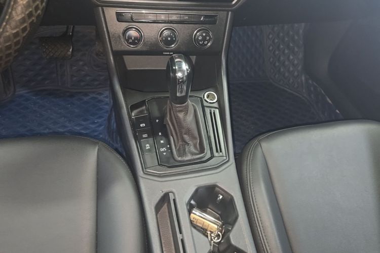 Volkswagen Lavida 2020 car image #14
