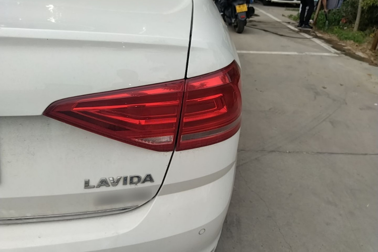 Volkswagen Lavida 2018 car image #8