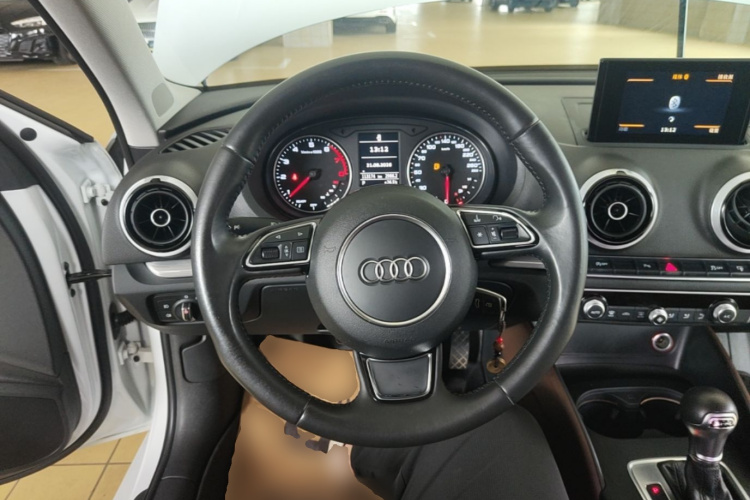 Audi A3 2016 car image #11