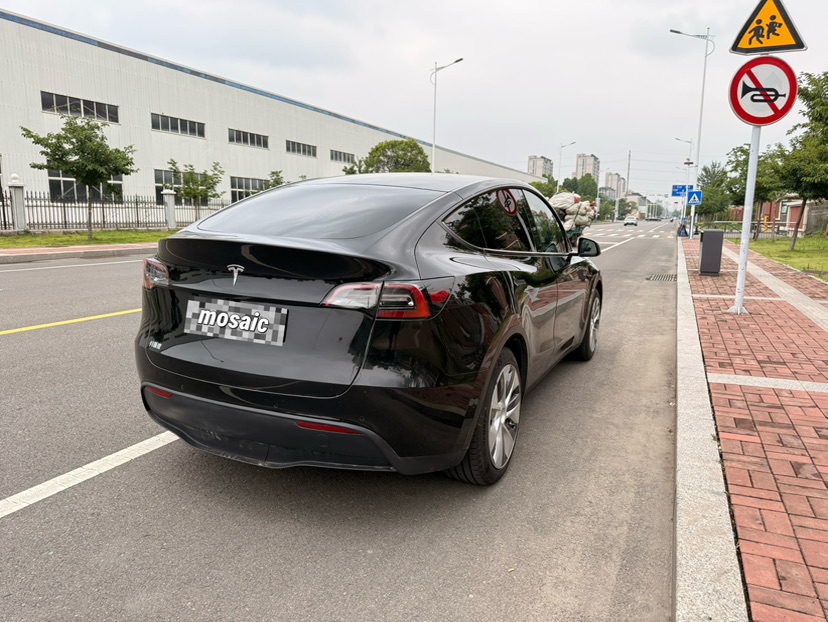 Tesla Model Y 2022 #6 Tesla Model Y 2022 car image #6