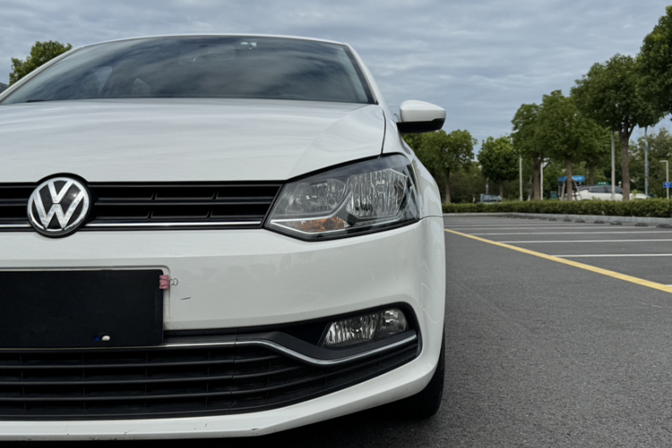 Volkswagen Polo 2018 car image #13
