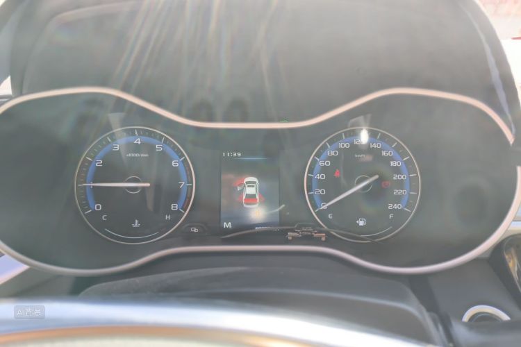 GEELY Emgrand 2019 صورة سيارة #13