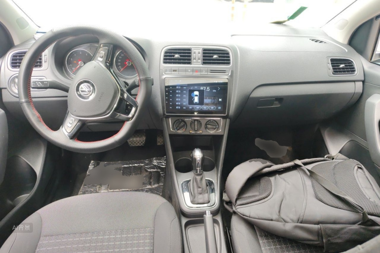 Volkswagen Polo 2019 car image #11