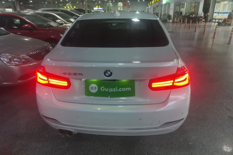 BMW 3 Series 2018 #6 BMW 3 Series 2018 car image #6
