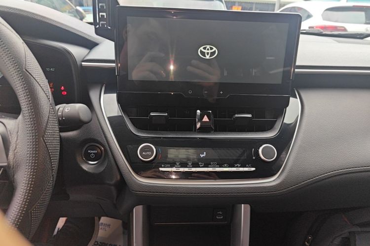 Toyota Corolla Cross 2025 car image #13