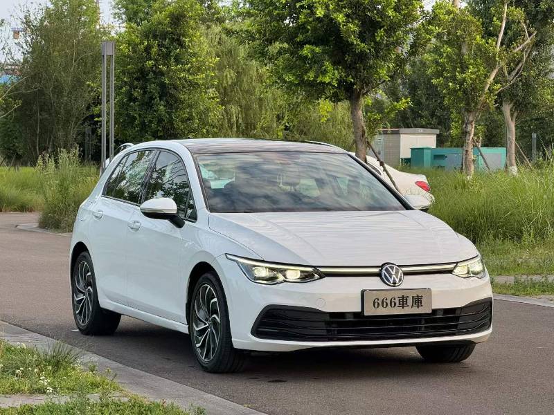 Volkswagen Golf 2021 car image #3