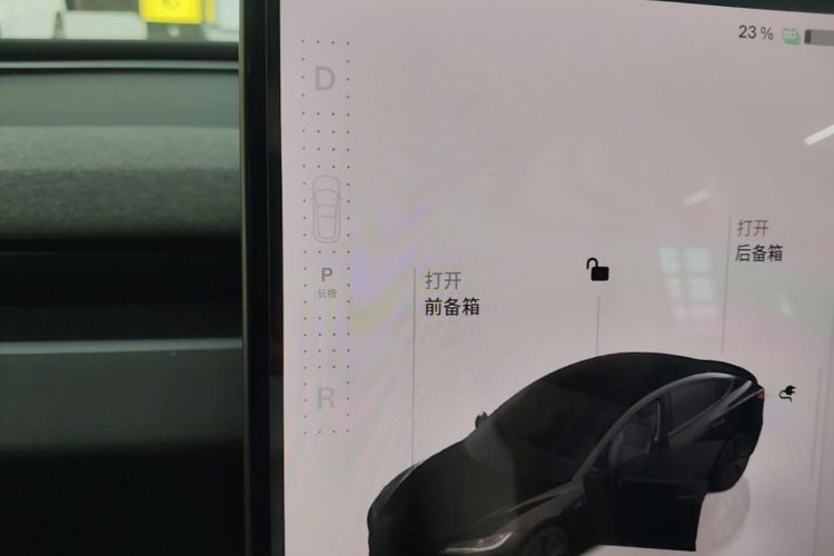 Tesla Model 3 2023 car image #18