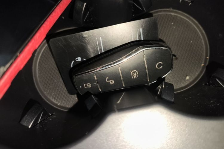 BYD Han 2022 immagine di auto #14