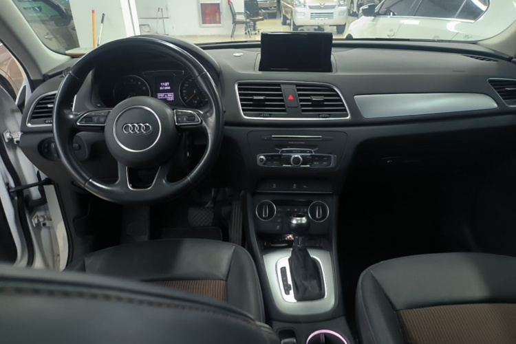 Audi Q3 2017 #10 Audi Q3 2017 car image #10