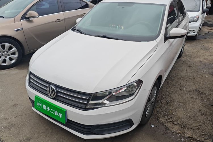 Volkswagen Santana 2017 car image #2