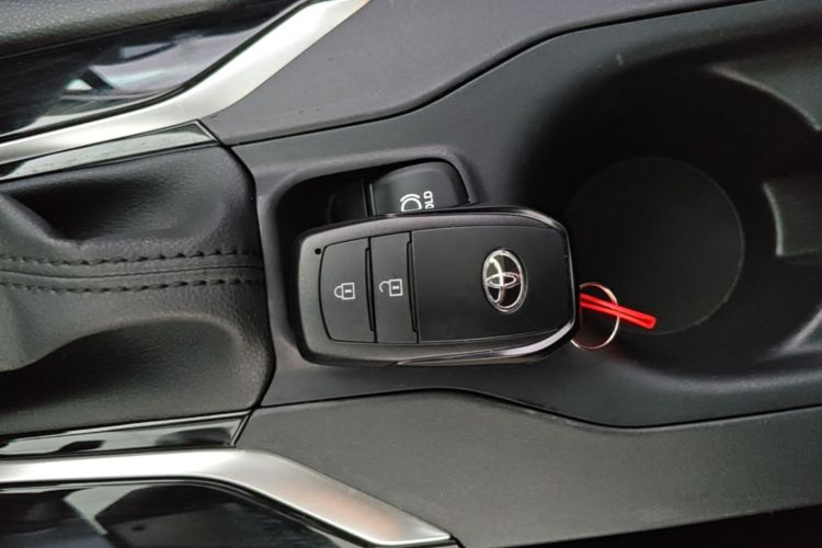 Toyota Corolla Cross 2025 immagine di auto #9