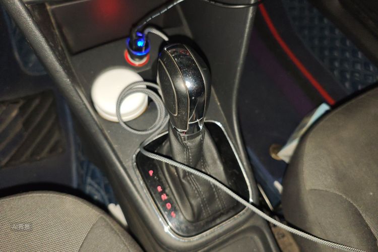 Volkswagen Polo 2017 car image #16
