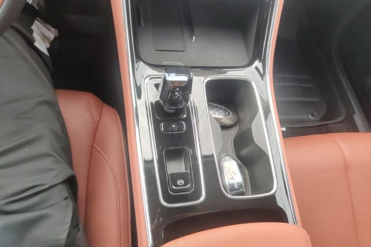 GEELY Emgrand 2025 car image #14