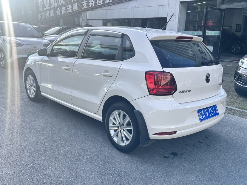 Volkswagen Polo 2016 car image #10