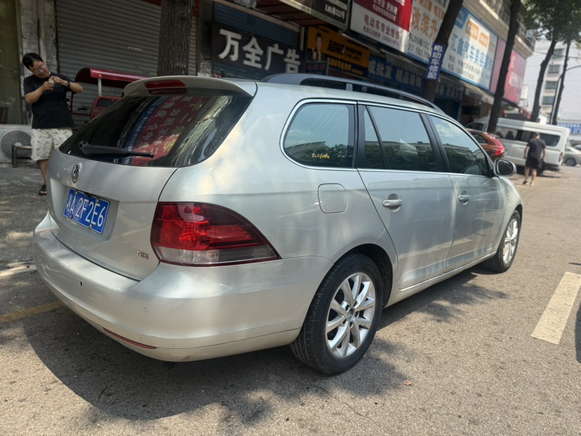 Volkswagen Golf (Imported) 2011 #4 Volkswagen Golf (Imported) 2011 car image #4