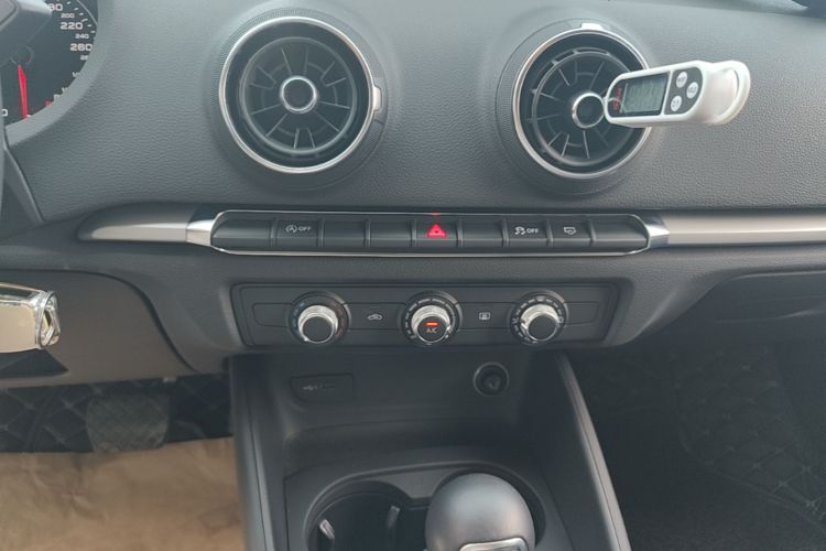 Audi A3 2019 car image #13