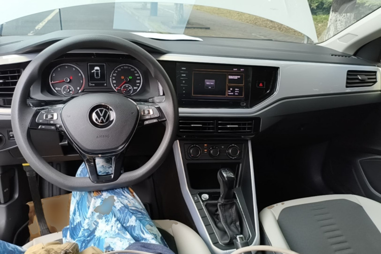 Volkswagen Polo 2022 car image #10