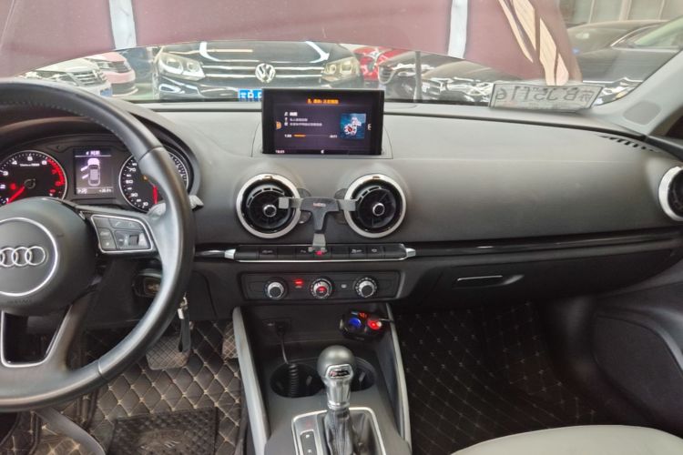 Audi A3 2019 immagine di auto #17