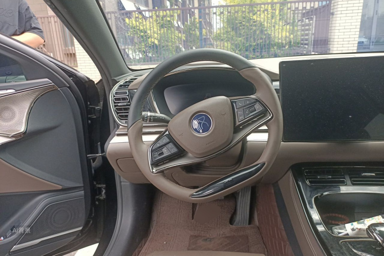 BYD Han 2023 car image #12