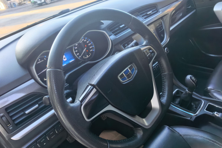 GEELY Emgrand 2016 car image #16