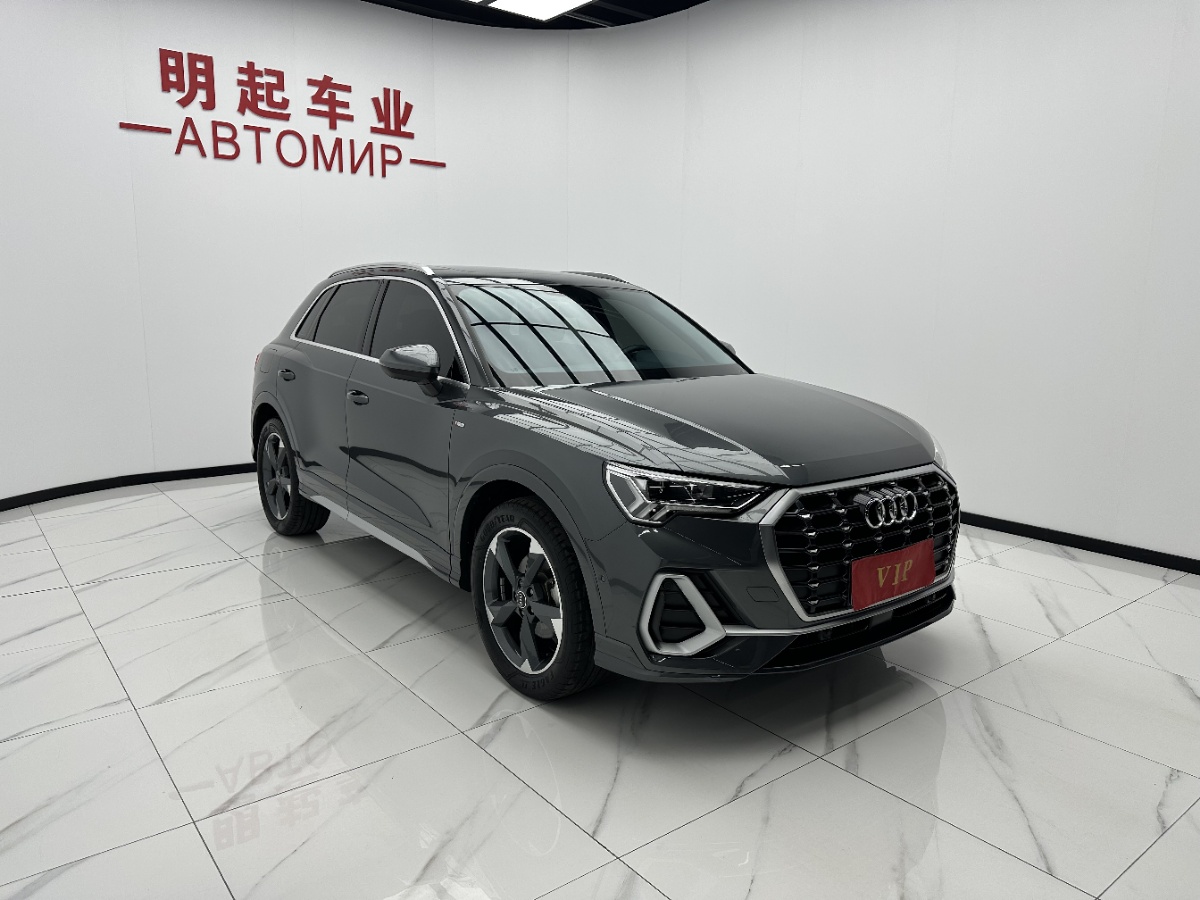 Audi Q3 2022 car image #3