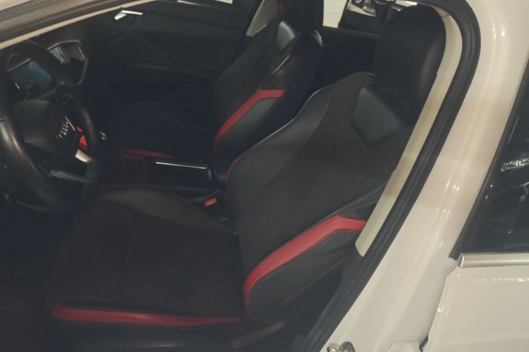 Audi Q3 2020 car image #15
