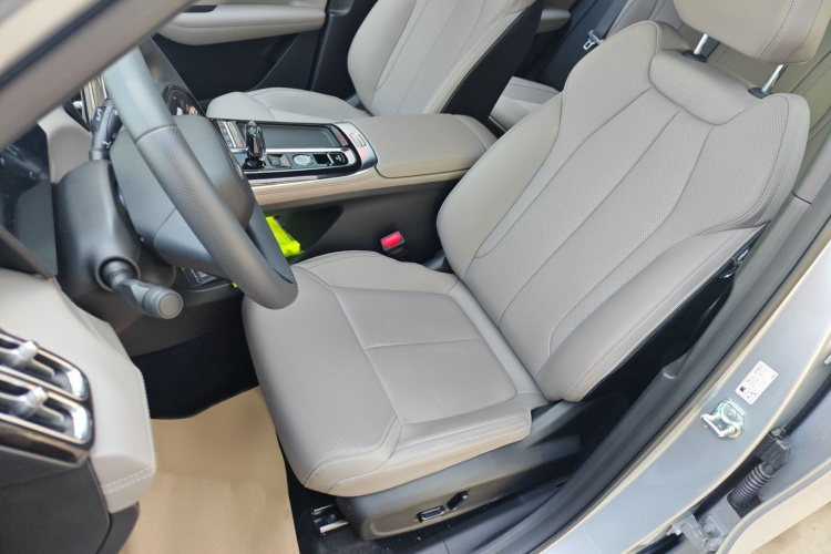 GEELY Boyue L 2026 immagine di auto #17