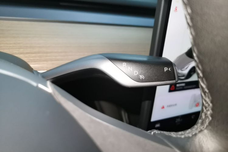 Tesla Model 3 2023 car image #14