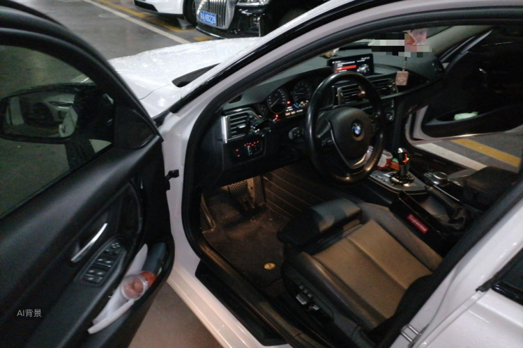 BMW 3 Series 2019 car image #18
