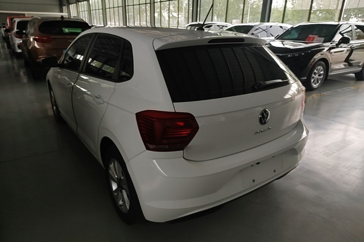 Volkswagen Polo 2023 car image #5