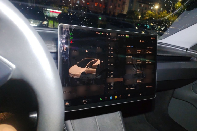 Tesla Model 3 2025 car image #16