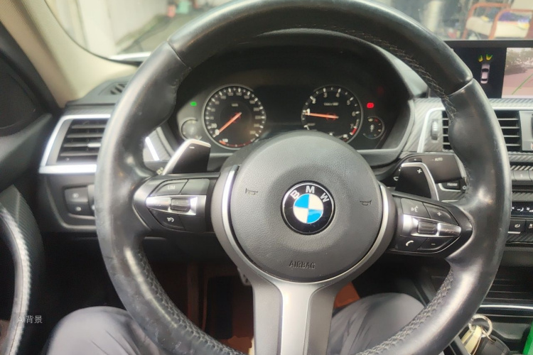 BMW 3 Series 2019 car image #12