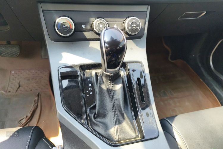GEELY Emgrand 2021 car image #16