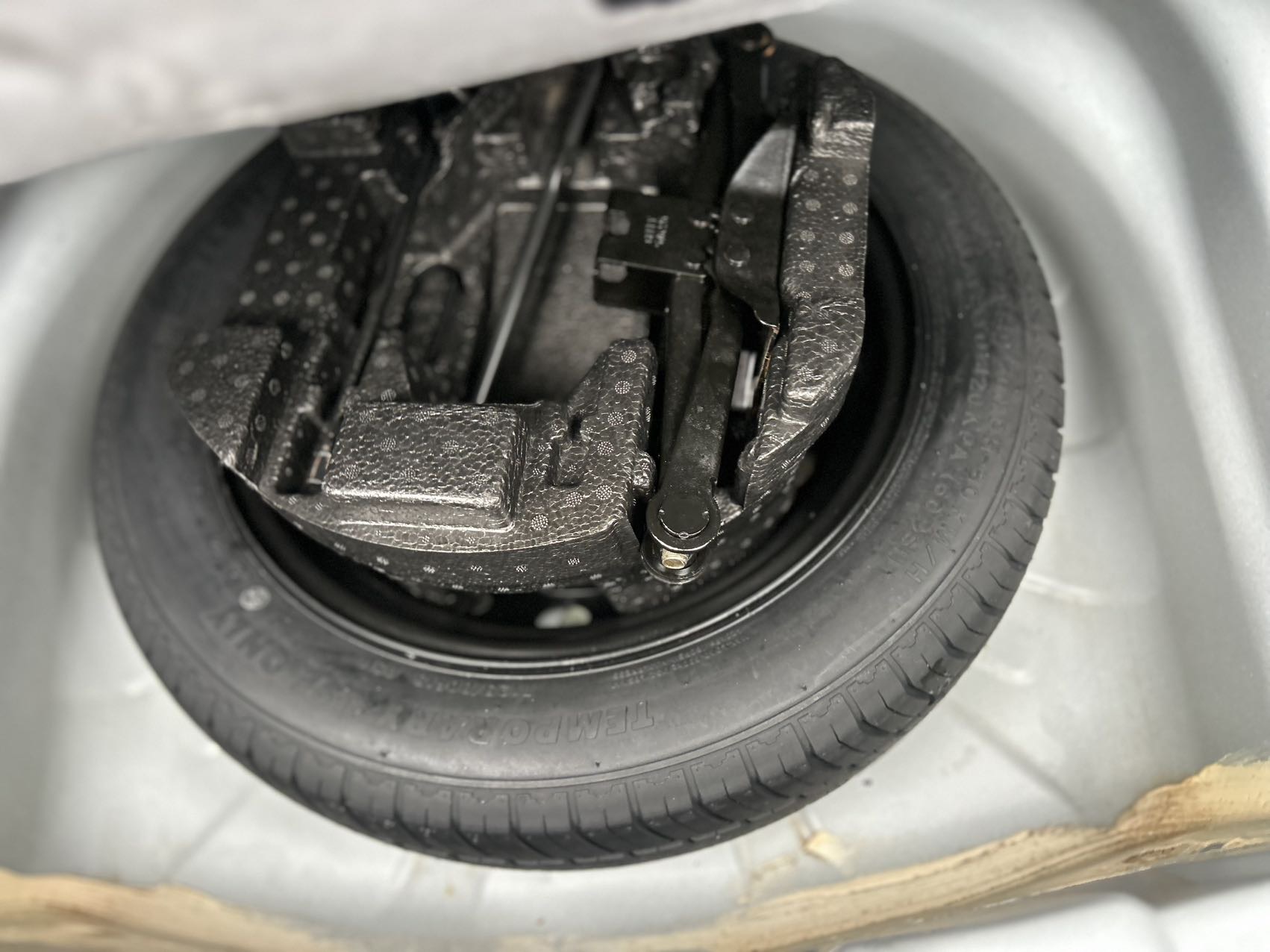 GEELY Emgrand 2018 car image #7