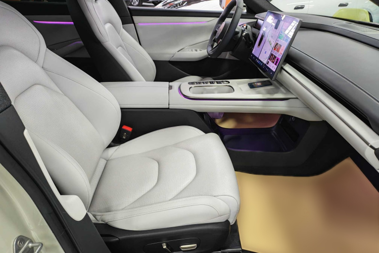 MI SU7 2025 car image #17