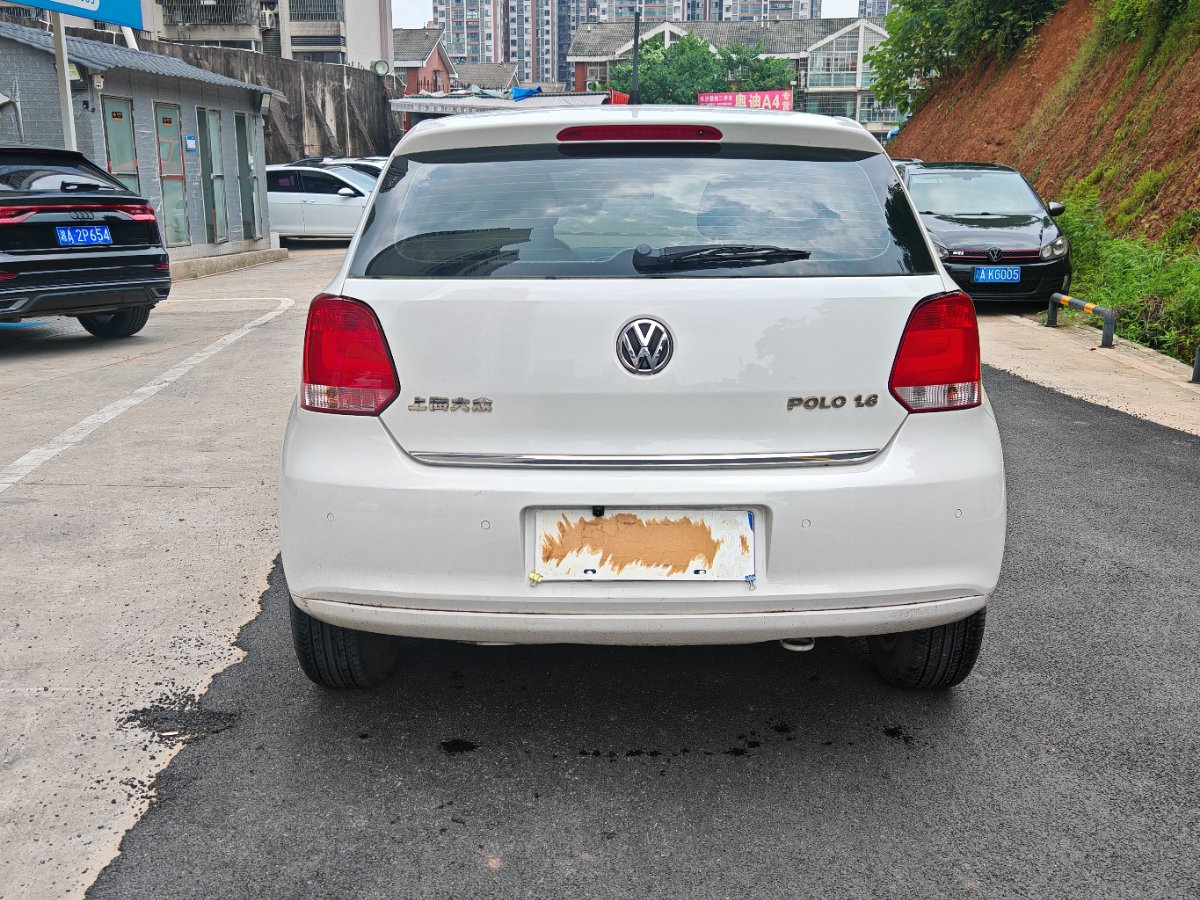 Volkswagen Polo 2012 car image #11