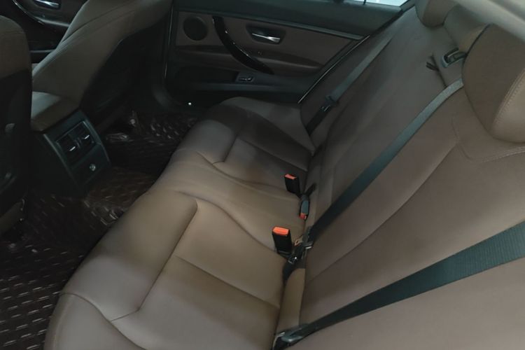 BMW 3 Series 2018 #17 BMW 3 Series 2018 car image #17