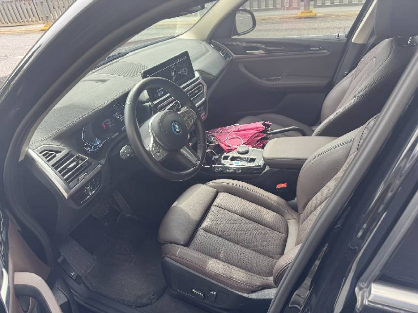 BMW iX3 2024 car image #5