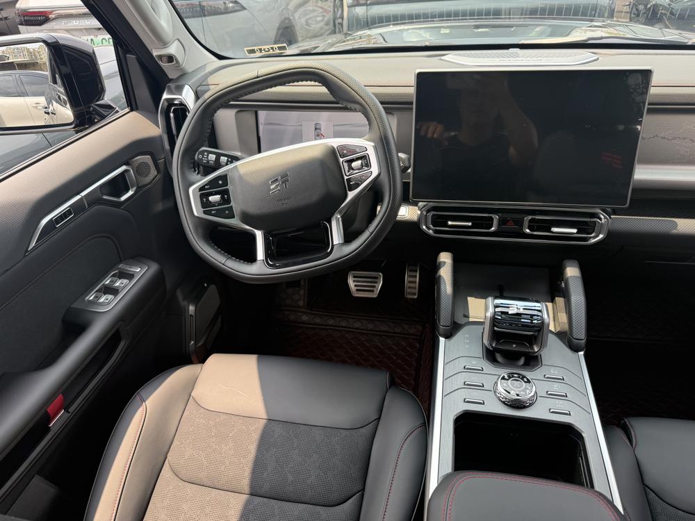 2025 car image #10