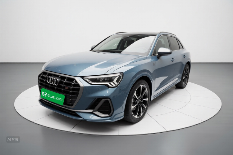 Audi Q3 2022 car image #2