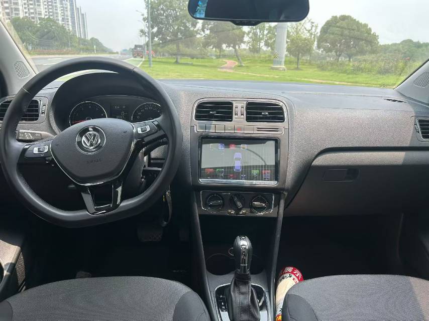 Volkswagen Polo 2017 car image #4