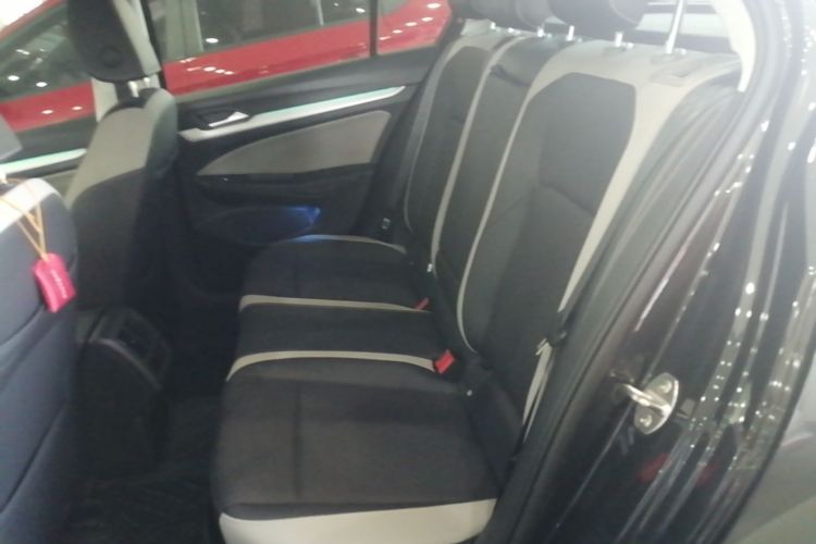 Volkswagen Golf 2024 car image #17